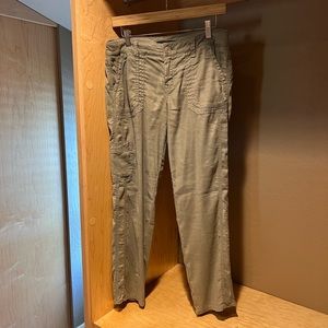 Level 99, stretch cargo pant, size 27, olive green, 3”zipper, 27”inseam